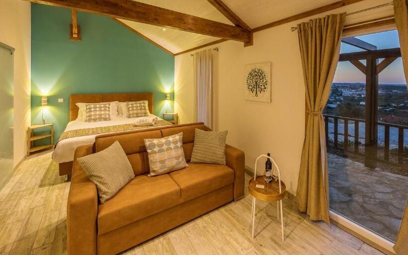 مبيت وإفطار The Olive Hill Guesthouse