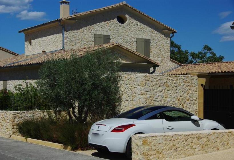 مبيت وإفطار Uzes Decouvertes