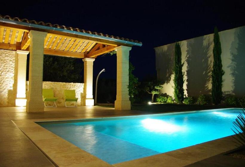 مبيت وإفطار Uzes Decouvertes