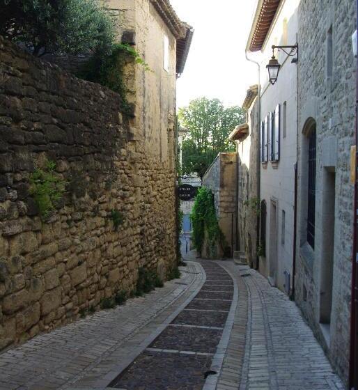 住宿加早餐  Uzes Decouvertes