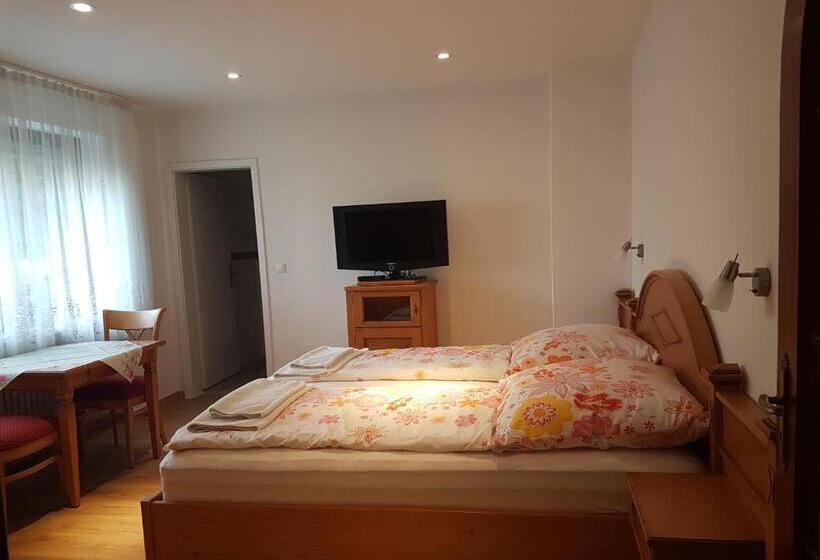 Bed and Breakfast Waldpension