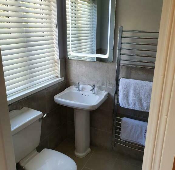 צימר Wolseley Park Guest House