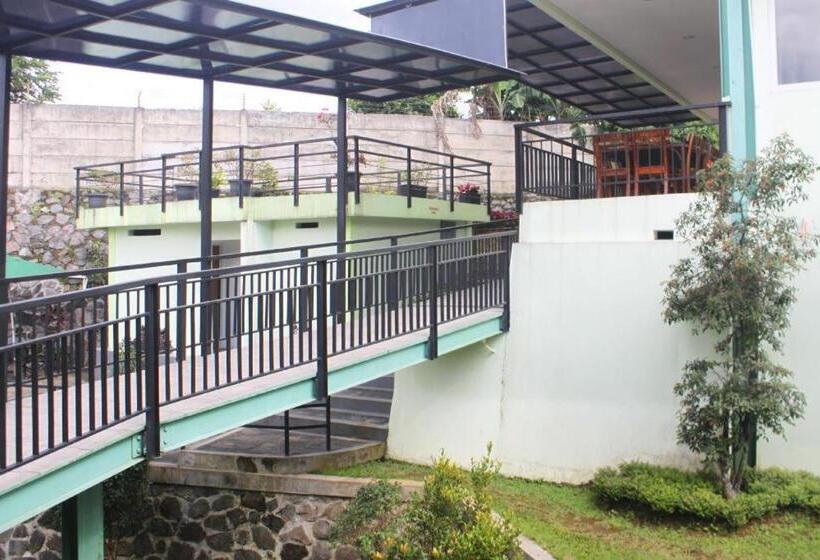 فندق Graha Widjaja