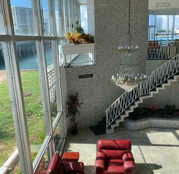 酒店 International Inn On The Bay