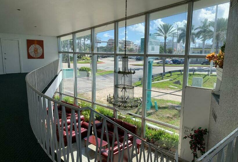 酒店 International Inn On The Bay