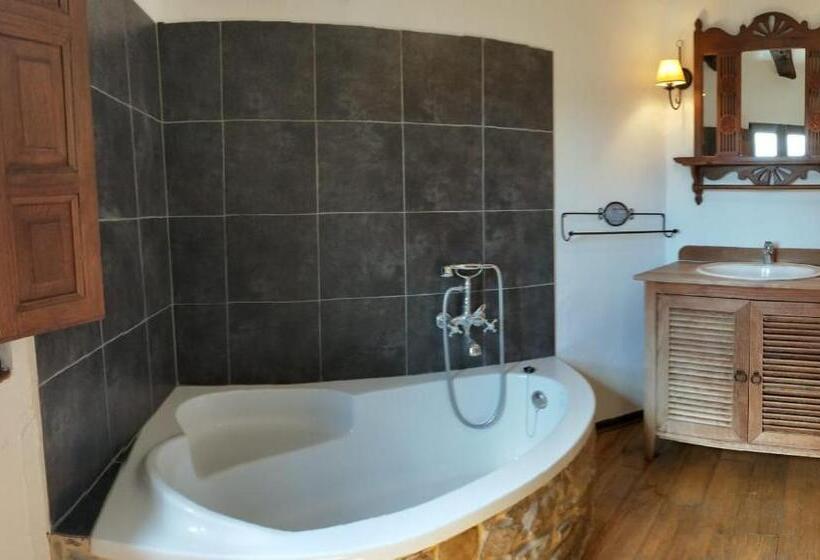 Отель Las Casas De Isu