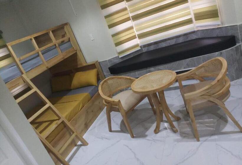 酒店 Michaels Homestay   Farm Villa Nr Patar Beach & Bolinao Falls