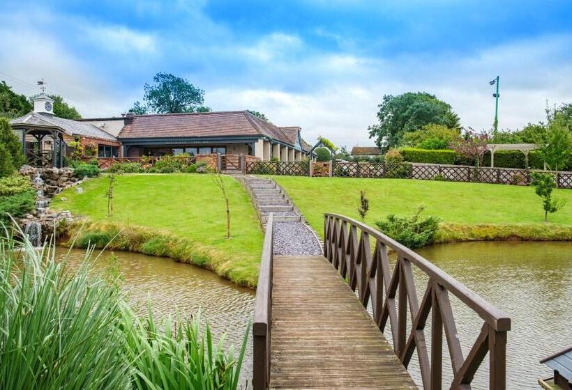 Отель Ye Olde Punchbowl Country Inn & Gardens