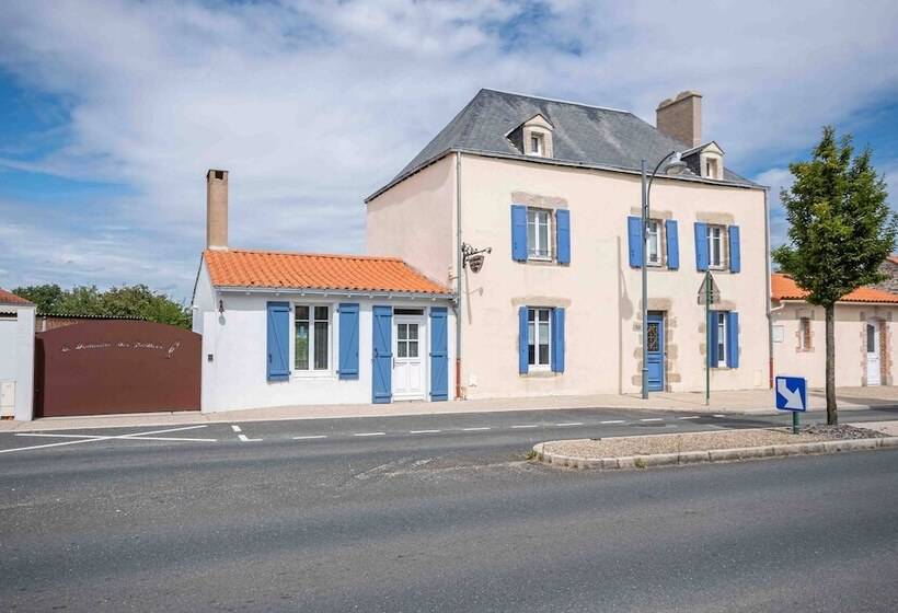 Le Domaine Des Ecoliers B&b