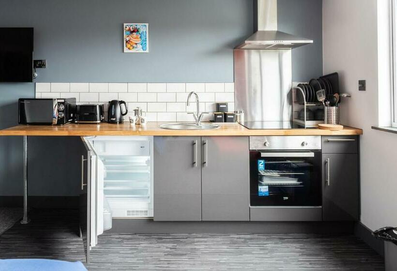 펜션 144 Lower Cheltenham Place