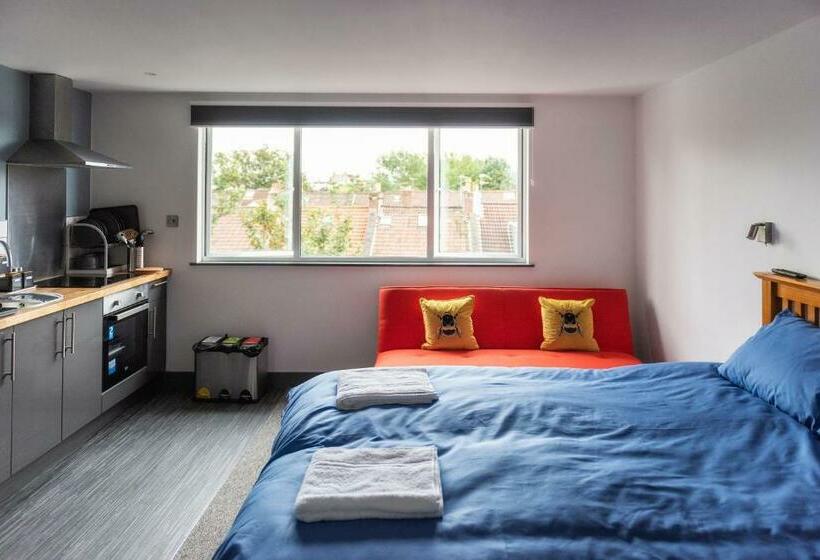 펜션 144 Lower Cheltenham Place