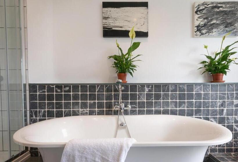 펜션 144 Lower Cheltenham Place