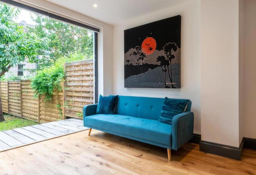 펜션 144 Lower Cheltenham Place