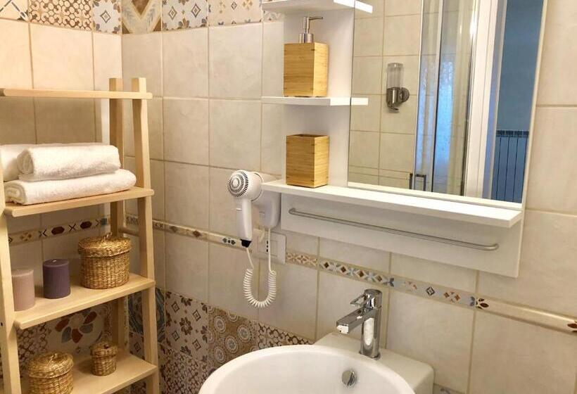 פנסיון Alessia House