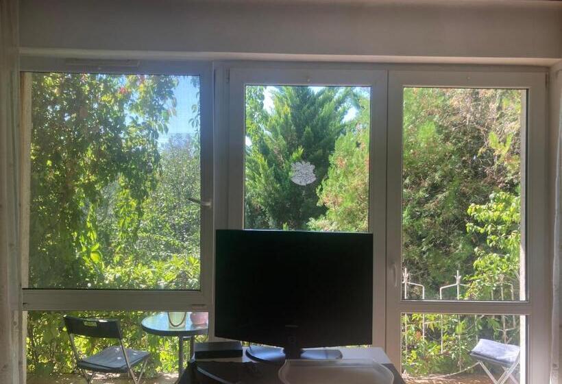 بنسيون Apartman Donau Tát