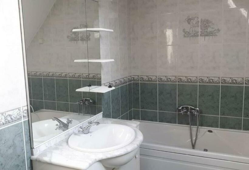 פנסיון Barátságos Ház Emelete