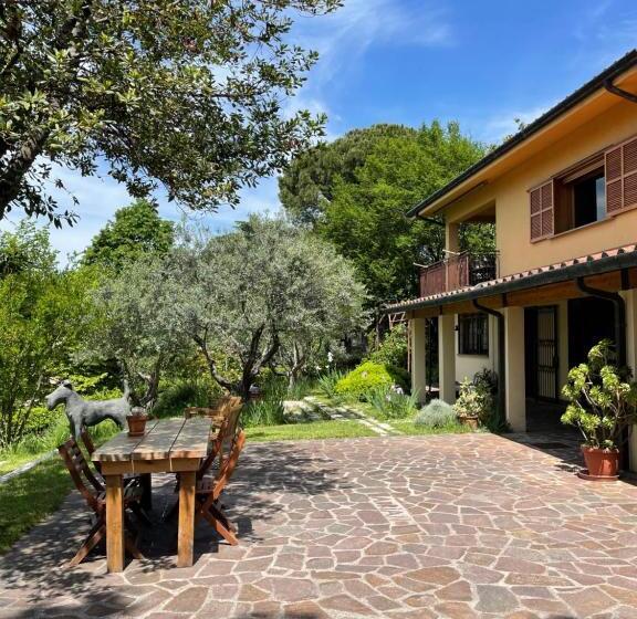 פנסיון Botanea Guest House