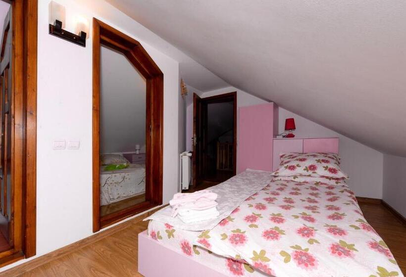 פנסיון Casa Teo&andreea