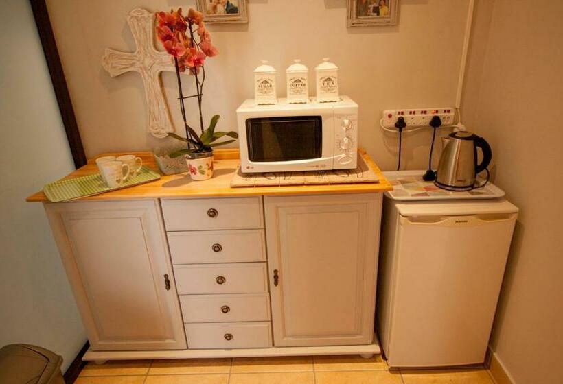 بنسيون Froggy Bay Is The Best All The Way!