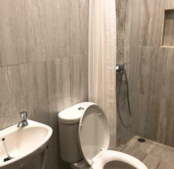 פנסיון Halona Residence