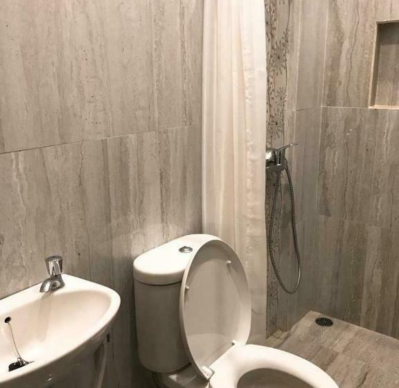 פנסיון Halona Residence