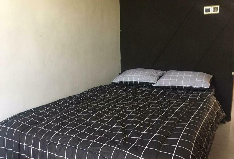 Пансион Happy House Bnb Bromo Backpacker