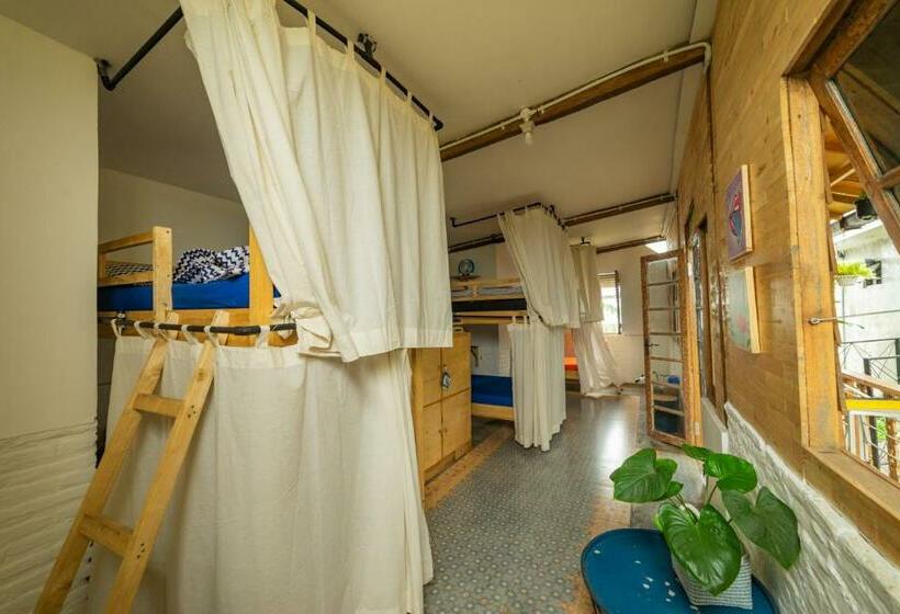 Пансион Happy House Bnb Bromo Backpacker