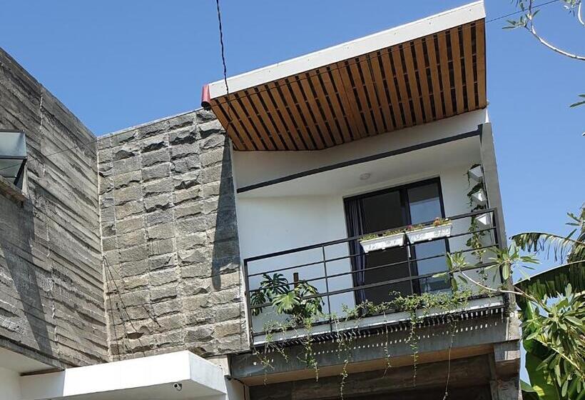 Пансион Happy House Bnb Bromo Backpacker