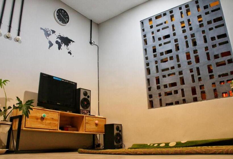 Пансион Happy House Bnb Bromo Backpacker