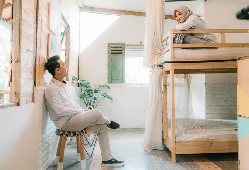 Пансион Happy House Bnb Bromo Backpacker