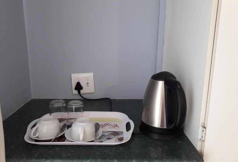 פנסיון Hluhluwe Gate Safari Camp