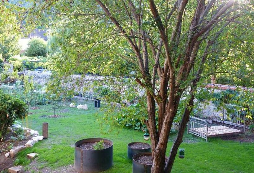 Пансион Les Jardins Sauvages