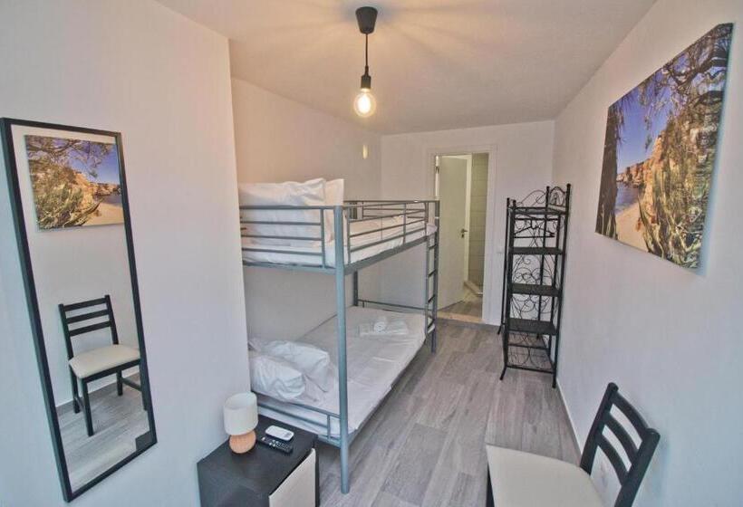 ペンション New Village Guest House