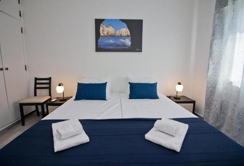 ペンション New Village Guest House