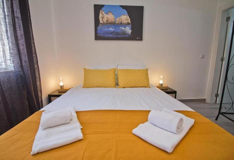 ペンション New Village Guest House