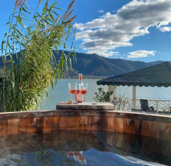 ペンション Noah River House