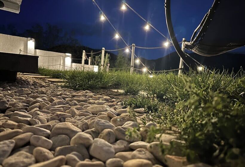 ペンション Noah River House