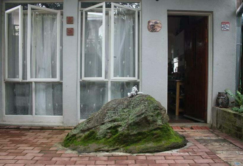 Пансион Panda S Guest Cottages