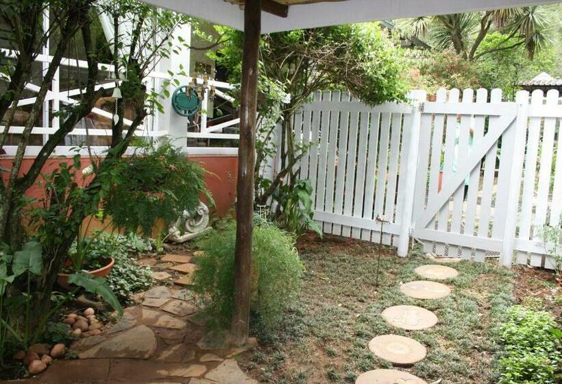 Пансион Panda S Guest Cottages