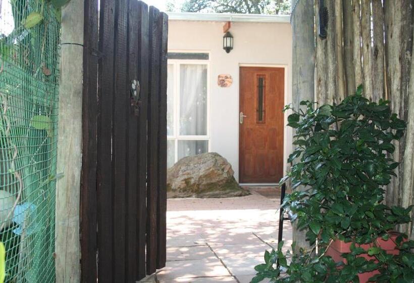 Пансион Panda S Guest Cottages