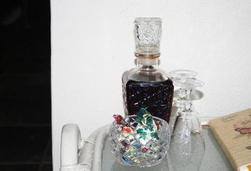 Пансион Panda S Guest Cottages