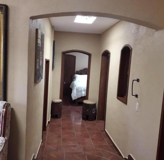 بنسيون Posada Las Reynas By Rotamundos