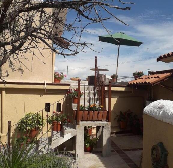 بنسيون Posada Las Reynas By Rotamundos