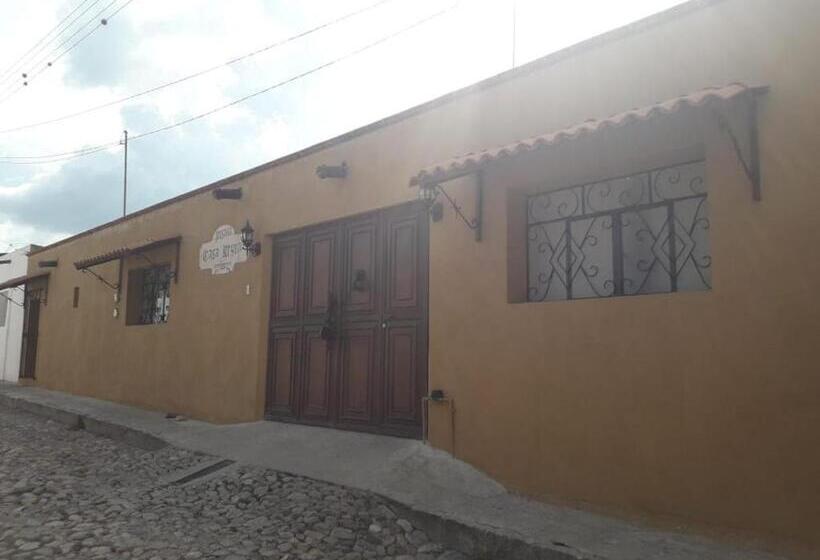 بنسيون Posada Las Reynas By Rotamundos