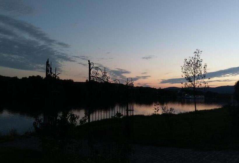 膳宿费 Schlössje