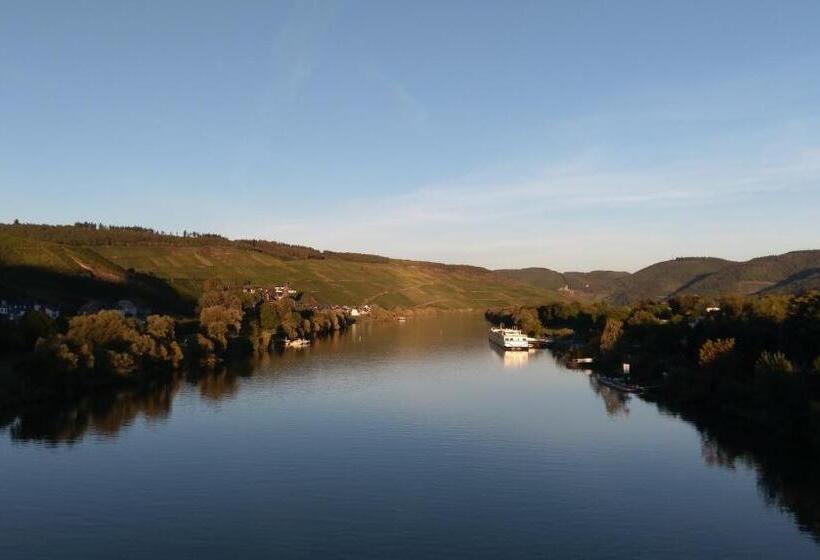 膳宿费 Schlössje