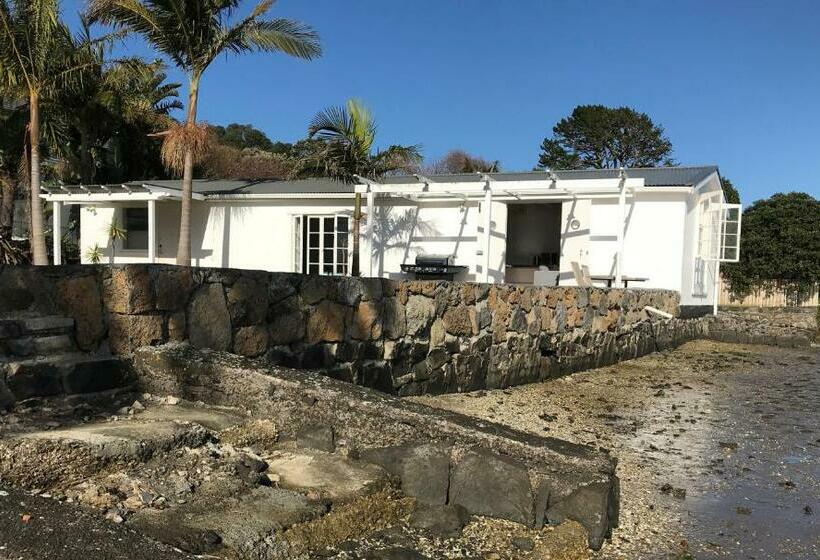 پانسیون The Boat House