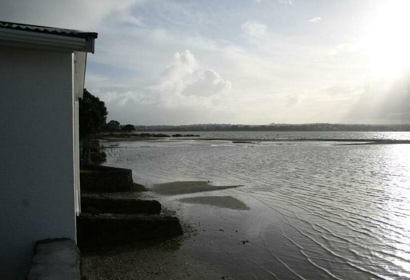 ペンション The Boat House