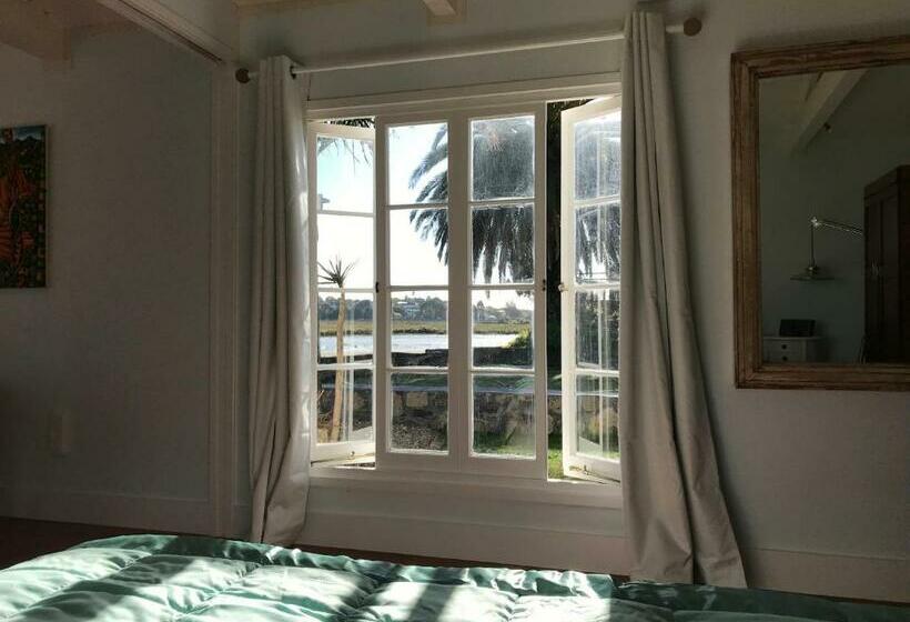 ペンション The Boat House