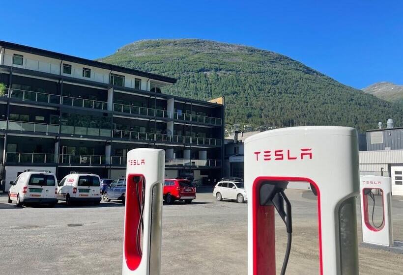 Stryn House   Hotel & Apartments